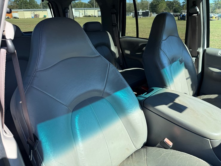 2002-ford-expedition-image-21