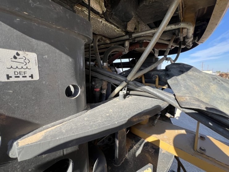 2016-challenger-mt965e-image-16