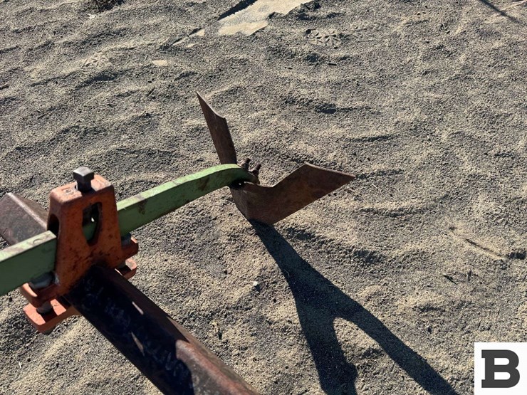 138"-toolbar-with-cultivator-sweeps-image-5