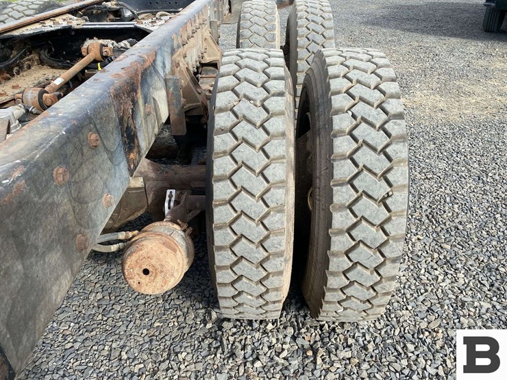 2017-kenworth-t880-image-19