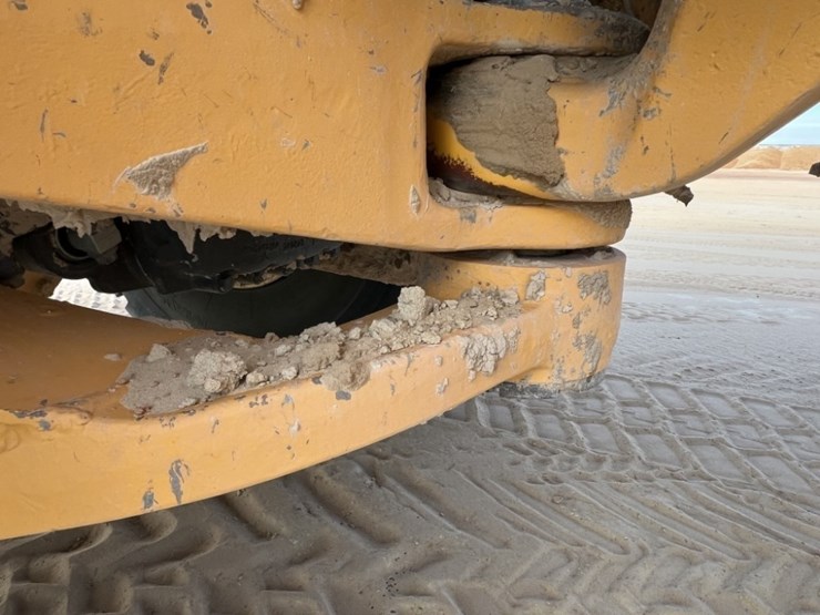 2020-volvo-a60h-image-15