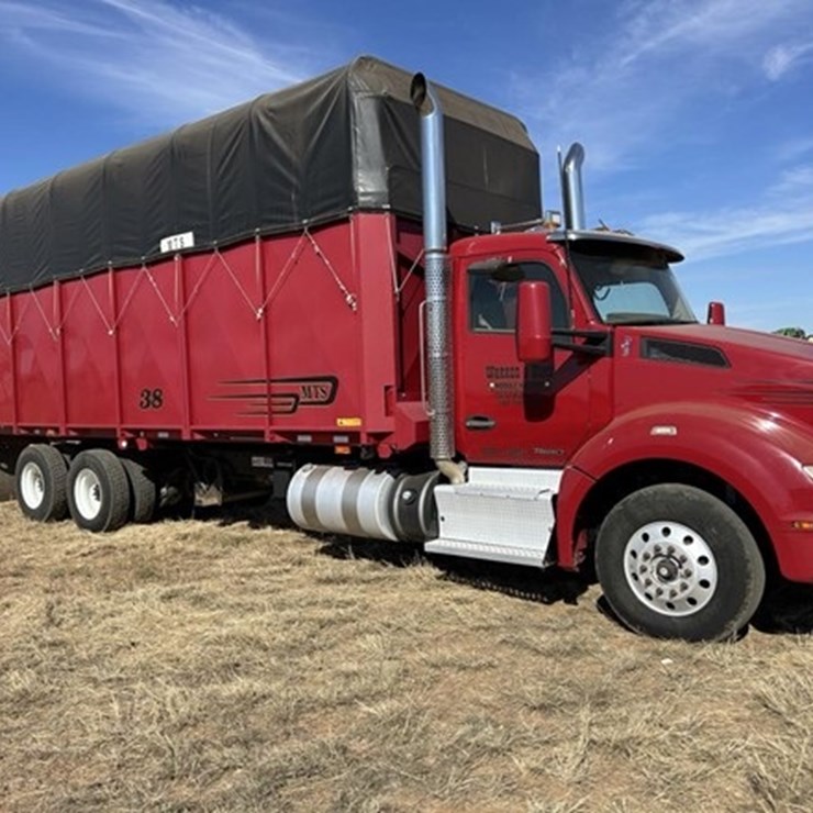 2017 KENWORTH T880
