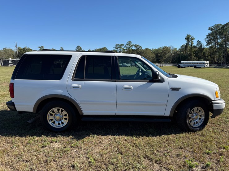 2002-ford-expedition-image-6