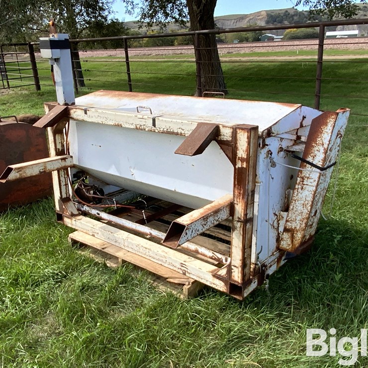 Flatbed Mounted Cake Feeder