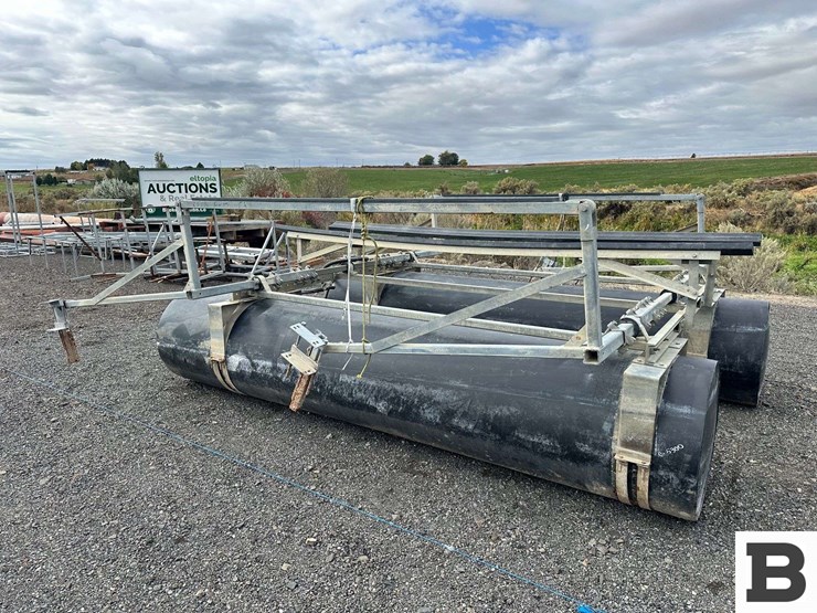 6,000lb-poly-lift-boat-lift-for-pontoon-with-blower-unit-image-1