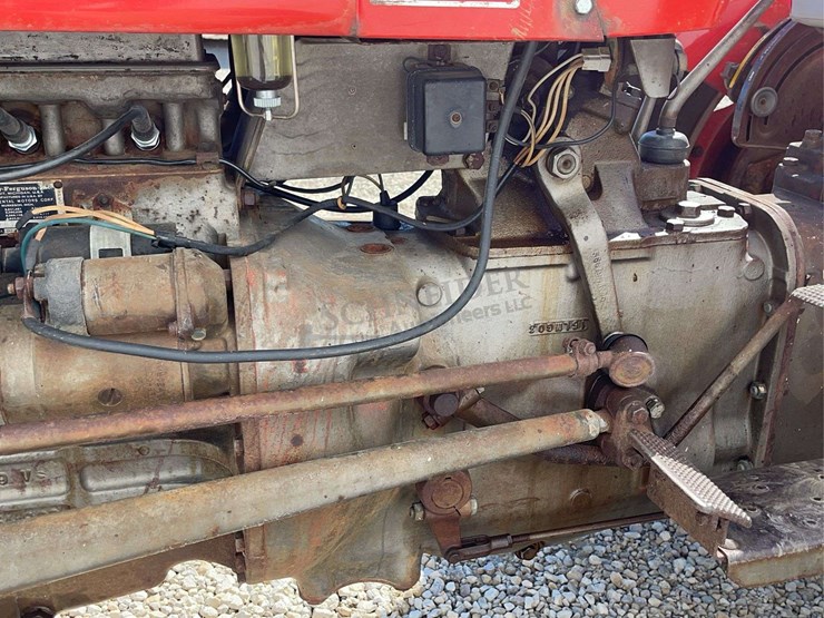 massey-ferguson-135-image-28
