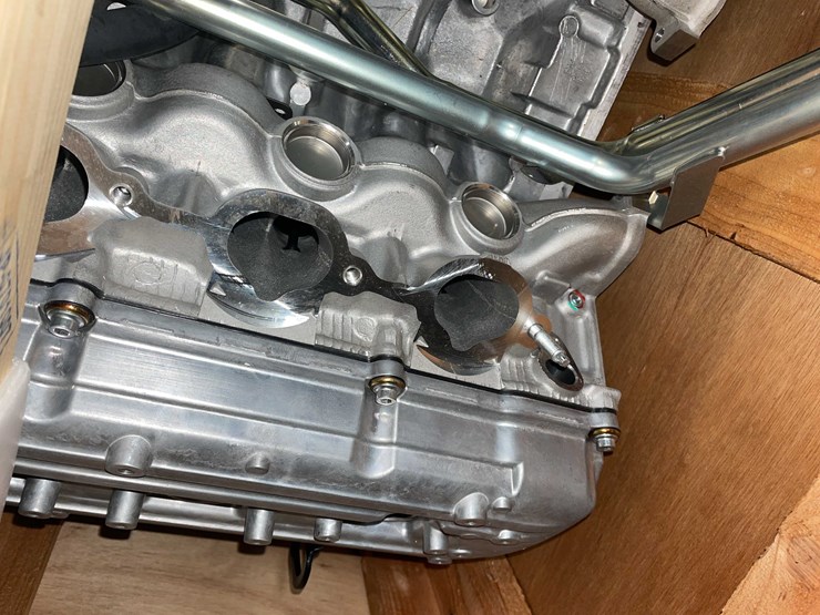 #8616-•-isuzu-trooper-engine-(e)-image-3