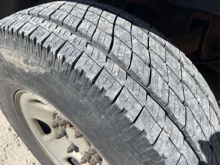 2000-chevrolet-2500-image-14