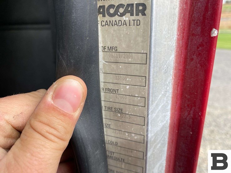 2002-peterbilt-330-image-48