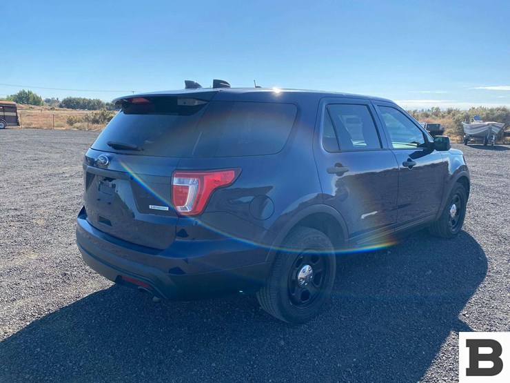 2017-ford-explorer-image-5