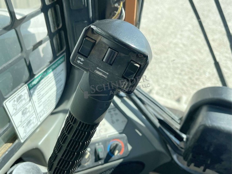 2016-bobcat-t750-image-48