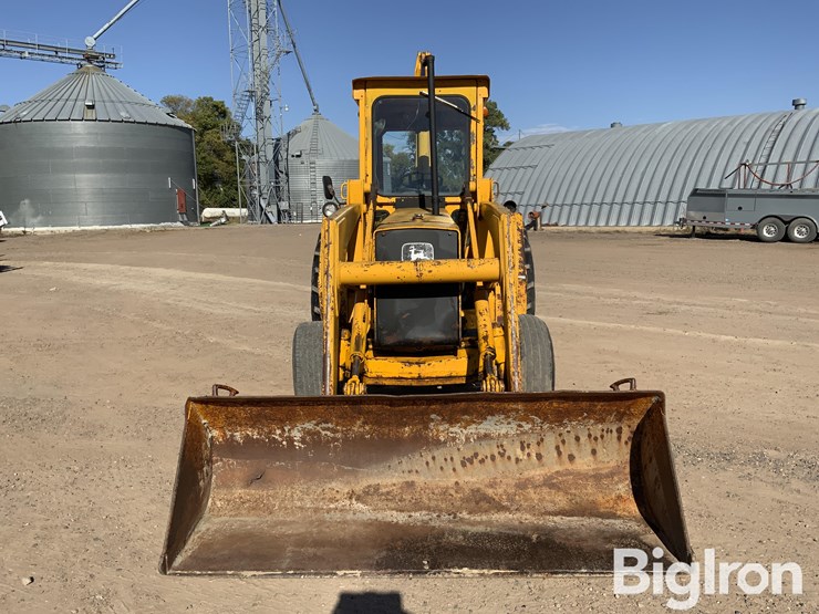 john-deere-410-image-2