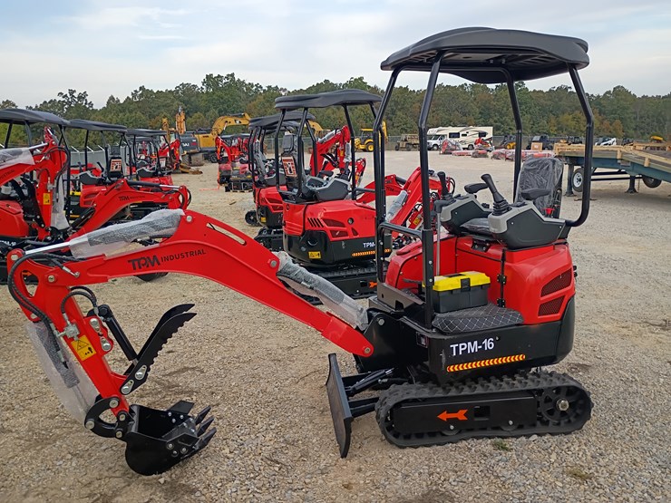 #l57-009-•-2025-tpm-16-mini-excavator-(gasoline)-image-1