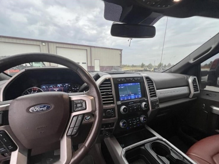 2021-ford-f250-king-ranch-image-11
