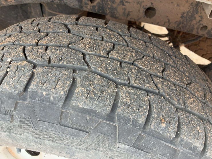 2016-ford-f150-xl-image-19