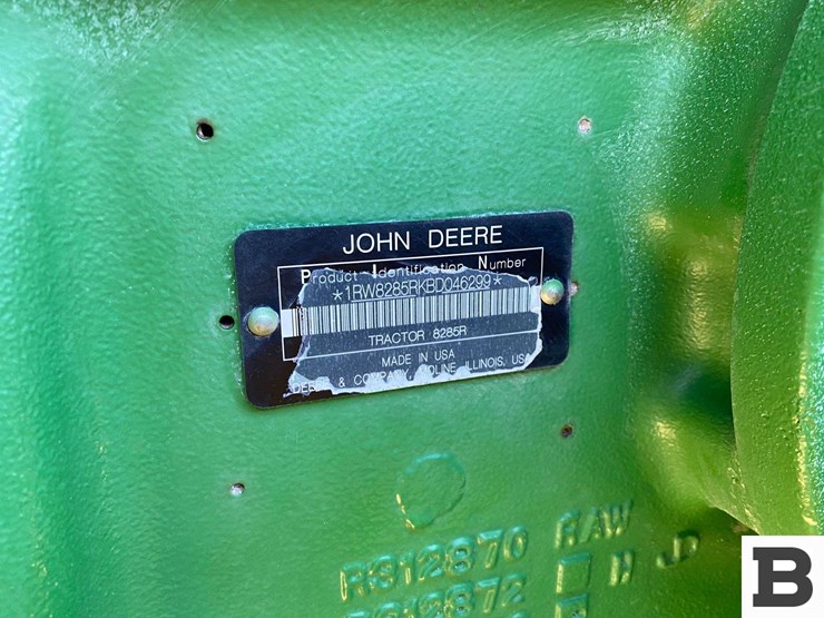 2011-john-deere-8285-tractor-image-44