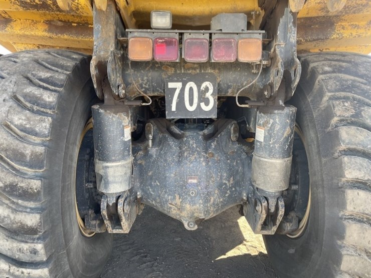 2015-komatsu-hd605-7e0-image-21