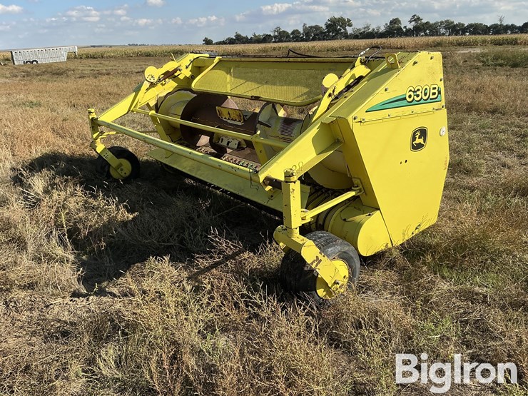 2004-john-deere-630b-image-1