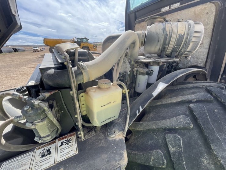 2014-volvo-sd160-vibratory-roller-image-29