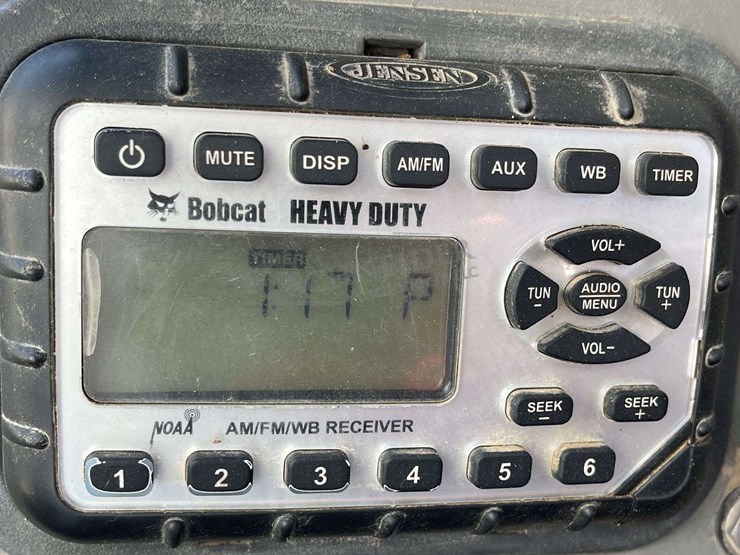 2016-bobcat-t750-image-51