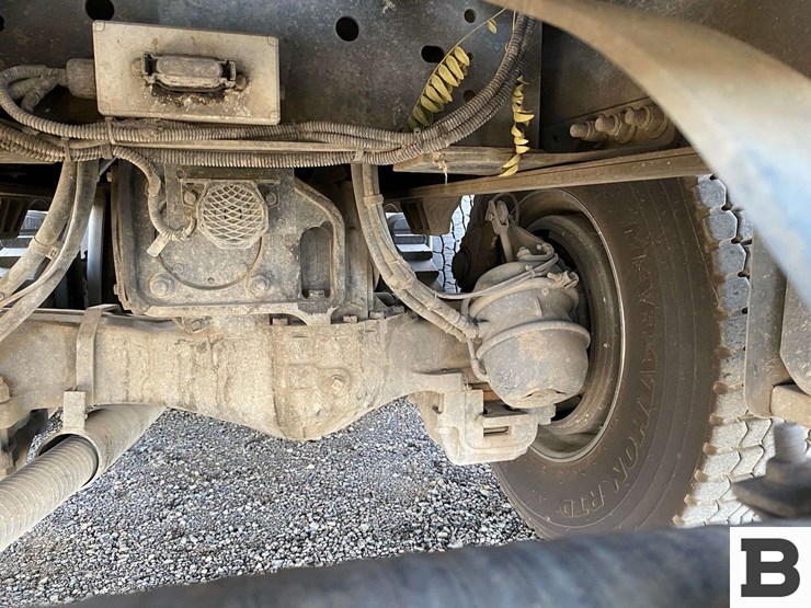 2017-mack-granite-gu713-image-50