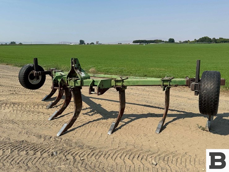 john-deere-900-7-shank-ripper-image-2