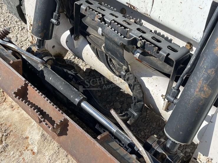 2016-bobcat-t750-image-10