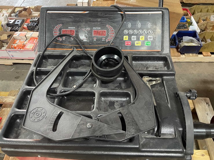 #8524-•-tire-changer-(e)-image-11