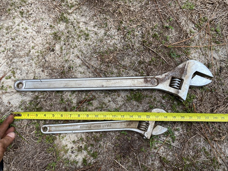 #83-•-#159-•-2-large-crescent-wrenches-image-4