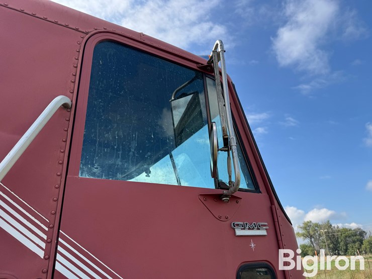 1975-gmc-astro-image-13