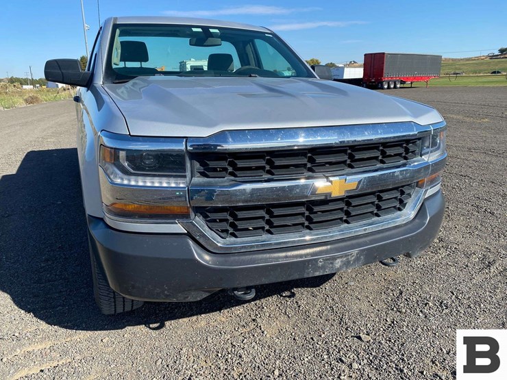 2017-chevrolet-silverado-1500-image-8