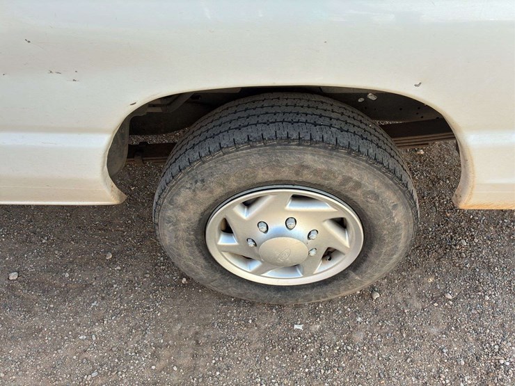 2012-ford-e350-image-18