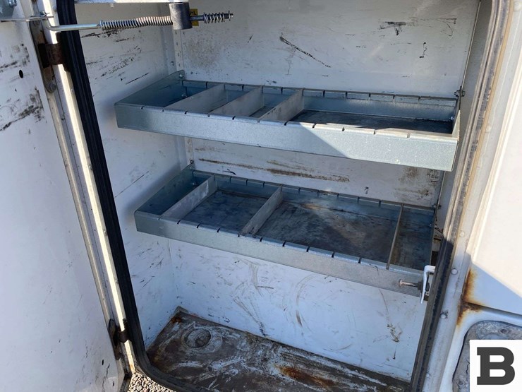 2013-chevrolet-silverado-3500-image-19