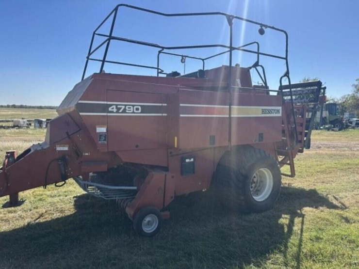 hesston-4790-image-8