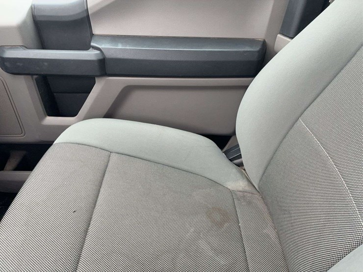 2017-ford-f150-lariat-image-8