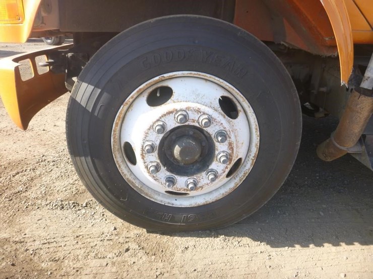 1995-international-4700-image-21