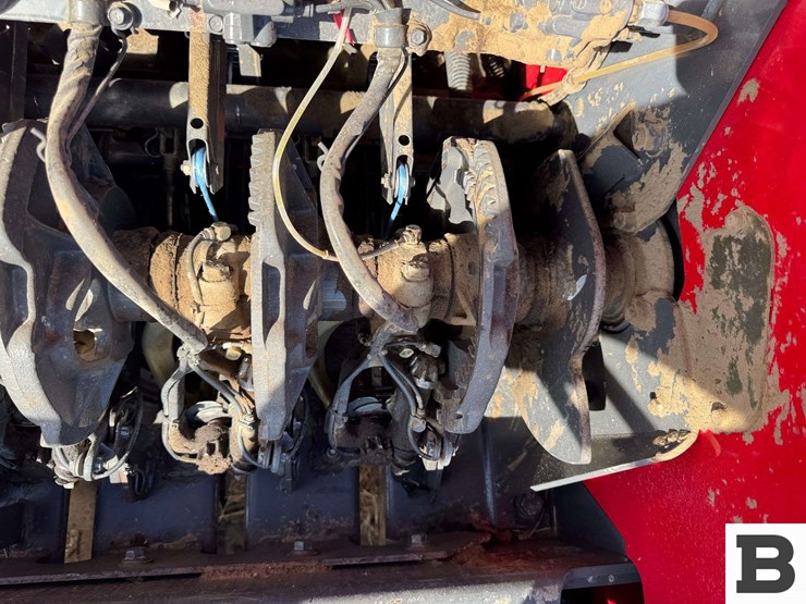 2012-massey-ferguson-2190-image-63