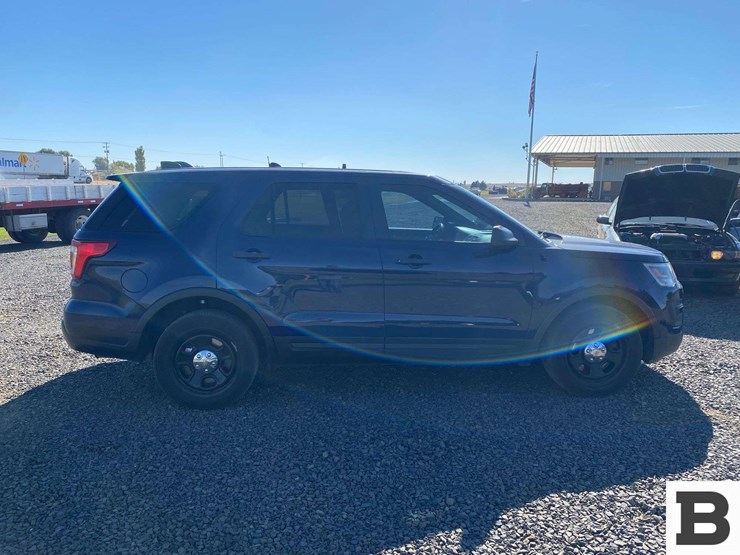 2018-ford-explorer-image-6