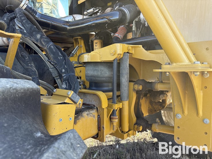 2005-ag-chem-rogator-1264c-image-11