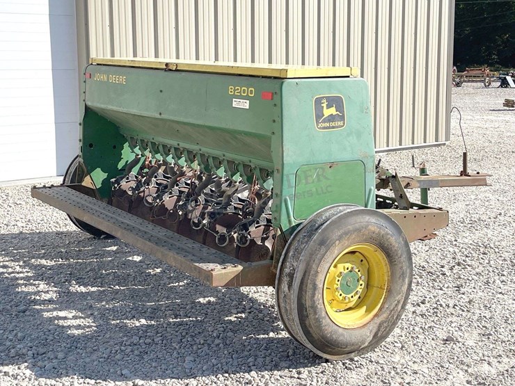 john-deere-8200-image-5