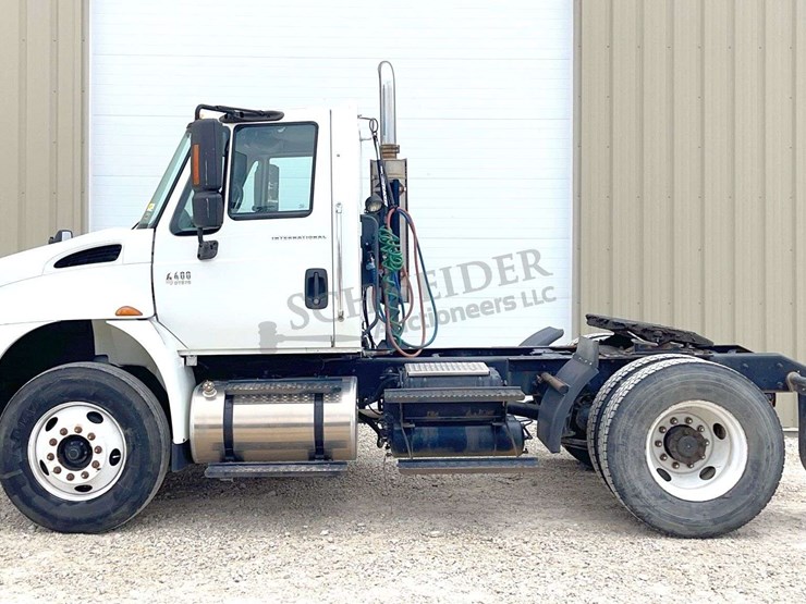 2007-international-durastar-4400-image-4