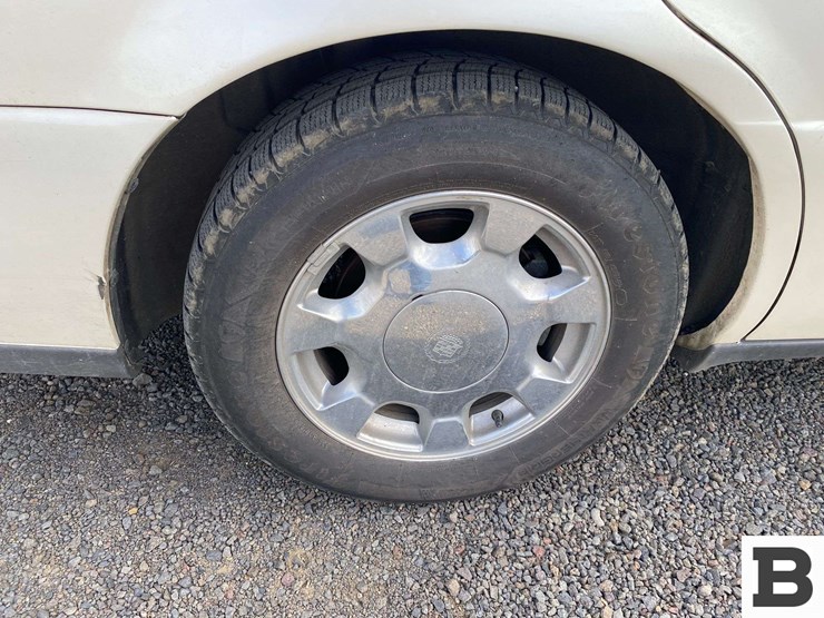 2000-cadillac-deville-sedan-image-16