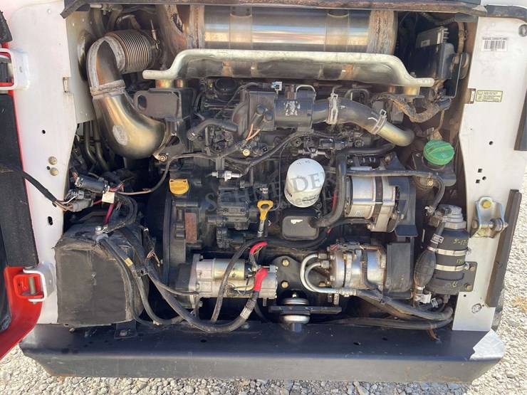 2016-bobcat-t750-image-25