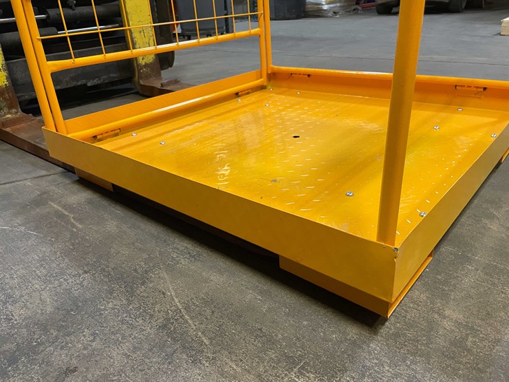 #8533-•-forklift-platform-basket-with-fork-pockets-(pr3)-image-5