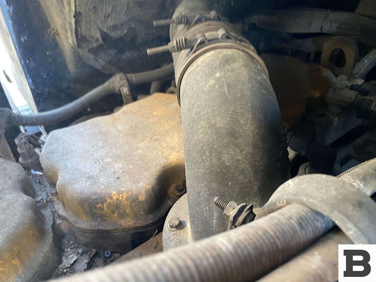 2006-peterbilt-320-image-60