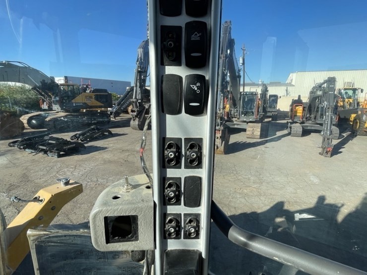 2020-volvo-l70h-image-25