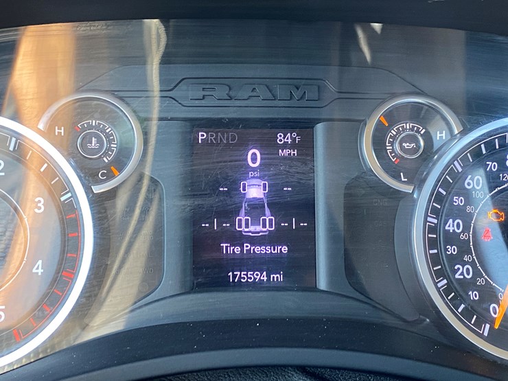 #19-•-#117-•-2020-ram-5500-rolloff-truck-image-28