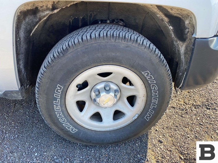 2017-chevrolet-silverado-1500-image-18