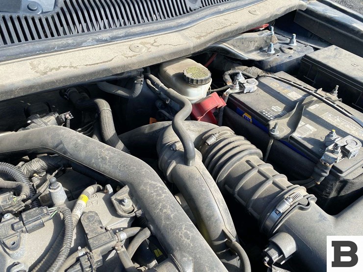 2017-ford-explorer-image-30