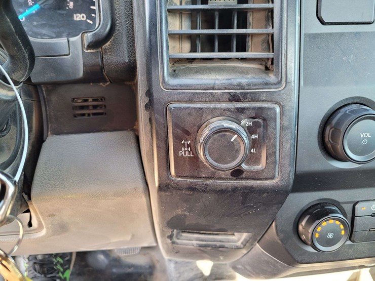 2017-ford-f150-image-12